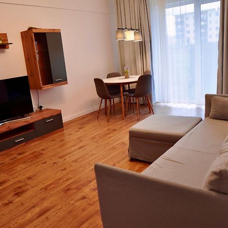 Coresi, 2 Camere, Sleeps 6 Large Private Garden Apartment Pets Welcome Брашов Экстерьер фото