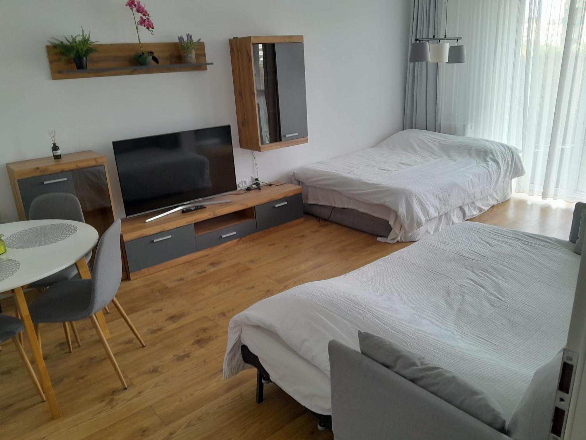 Coresi, 2 Camere, Sleeps 6 Large Private Garden Apartment Pets Welcome Брашов Экстерьер фото